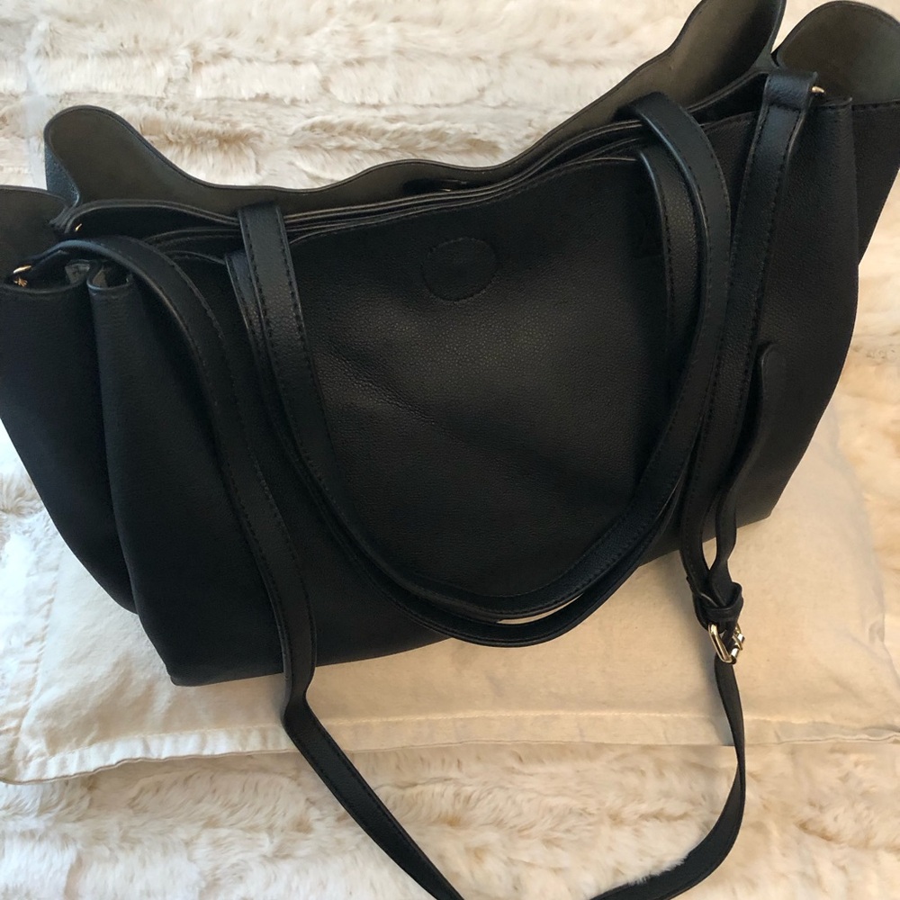 Melie Bianco Nova Black Shoulder Bag